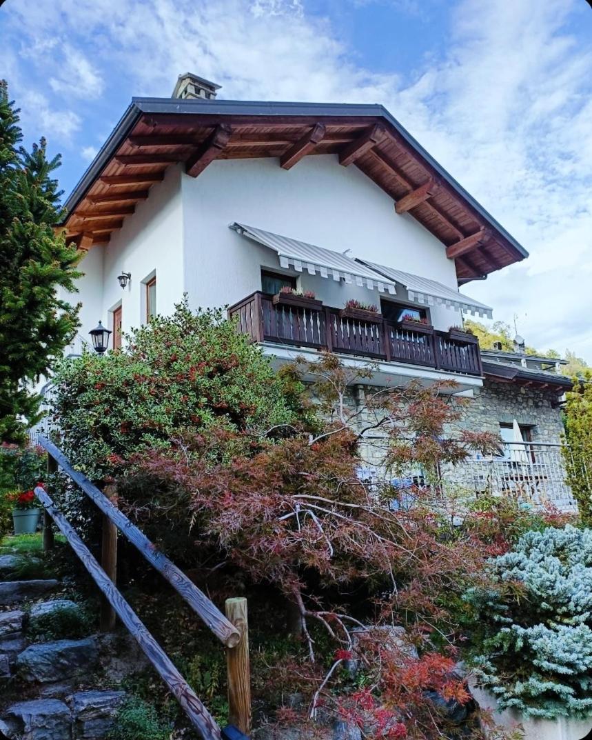 Villa La Sarrolein Aosta Exterior foto