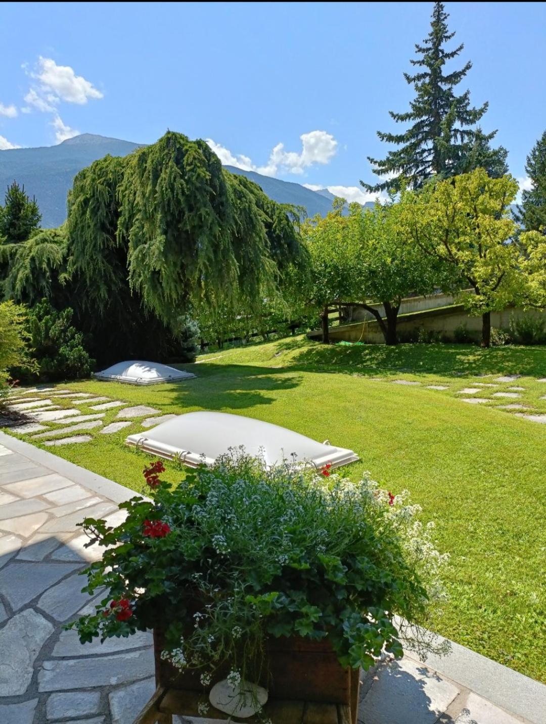 Villa La Sarrolein Aosta Exterior foto